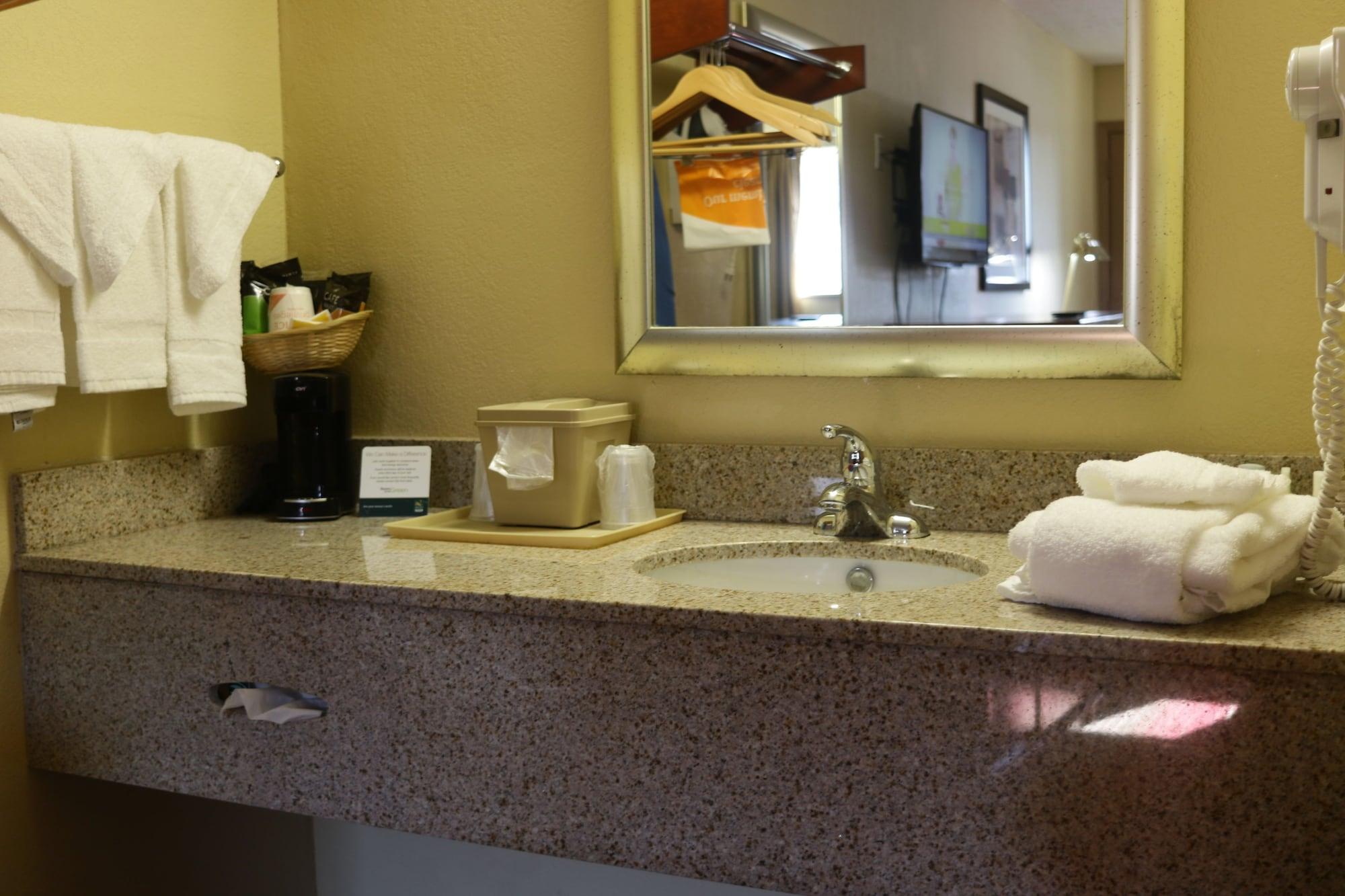 Quality Inn Columbus-East Esterno foto