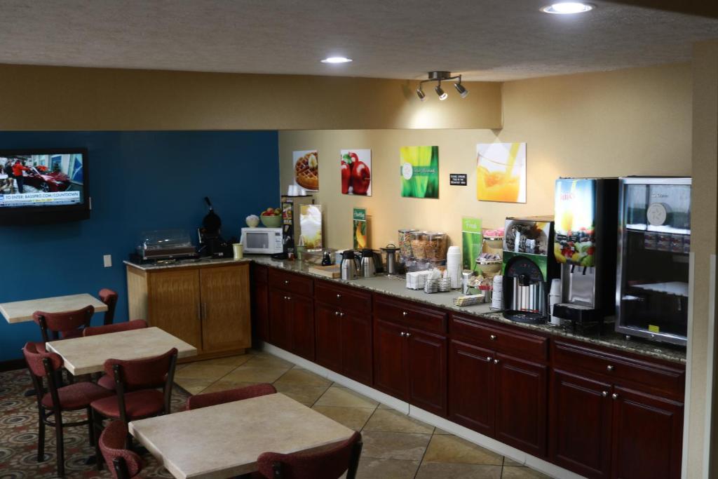 Quality Inn Columbus-East Esterno foto