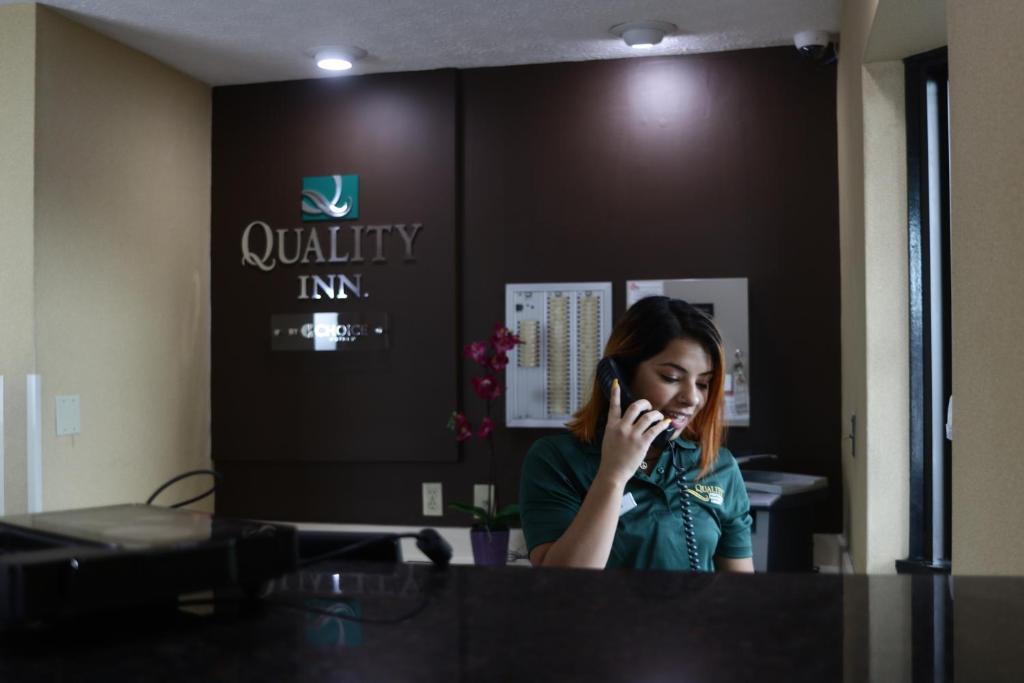 Quality Inn Columbus-East Esterno foto