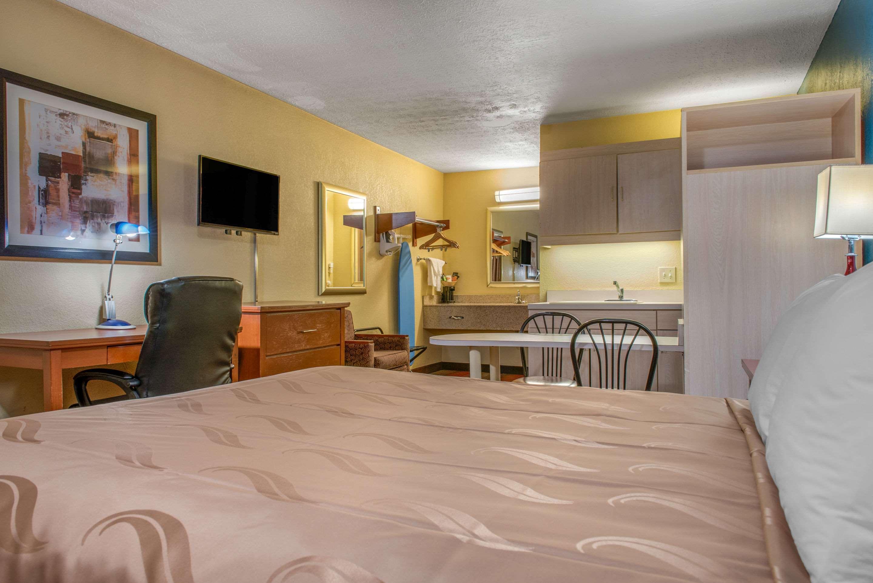 Quality Inn Columbus-East Esterno foto
