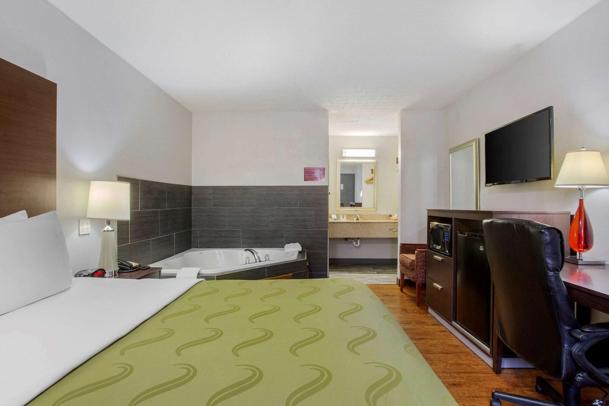 Quality Inn Columbus-East Esterno foto