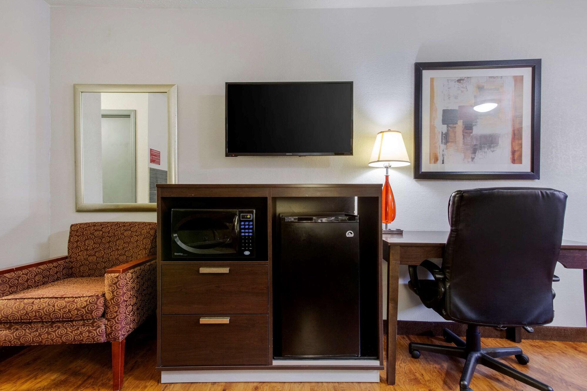 Quality Inn Columbus-East Esterno foto
