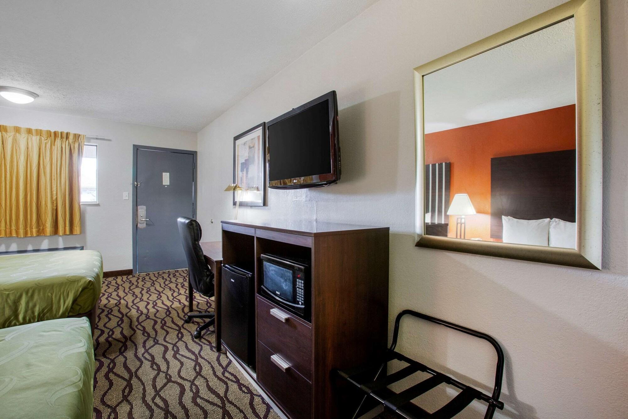 Quality Inn Columbus-East Esterno foto